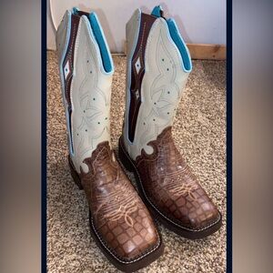 Justin’s woman’s cowgirl boots